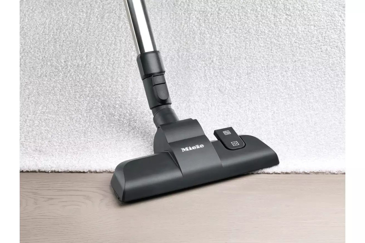 Miele Classic C1 Junior Bagged Cylinder Vacuum Cleaner C1BLUE Ireland