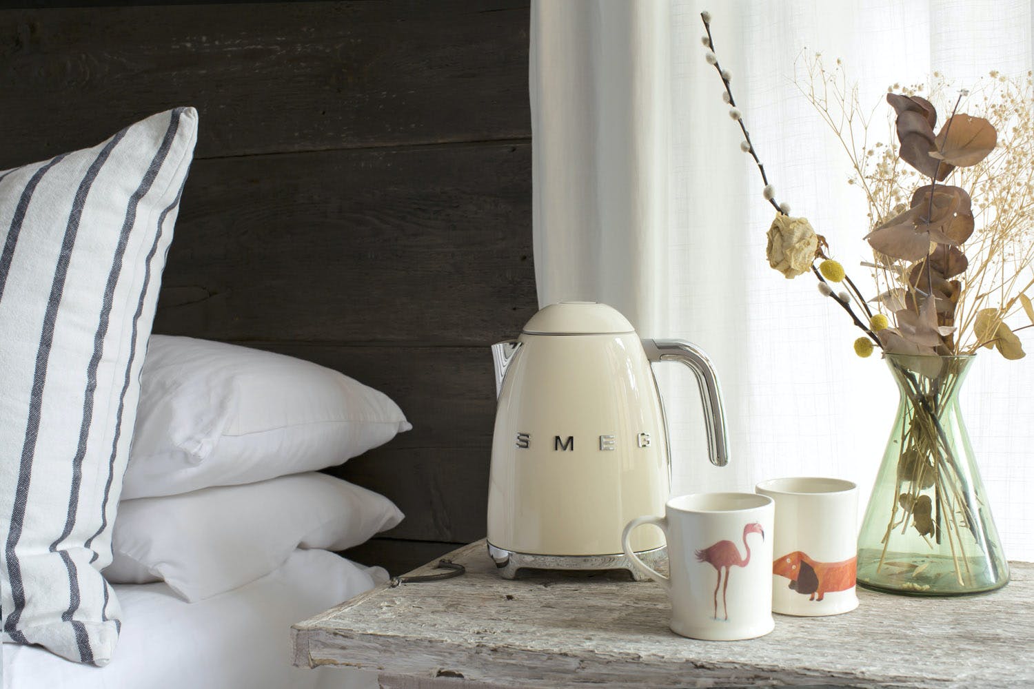 Smeg 1.7L 50&#039;s Style Kettle | KLF03CRUK | Cream