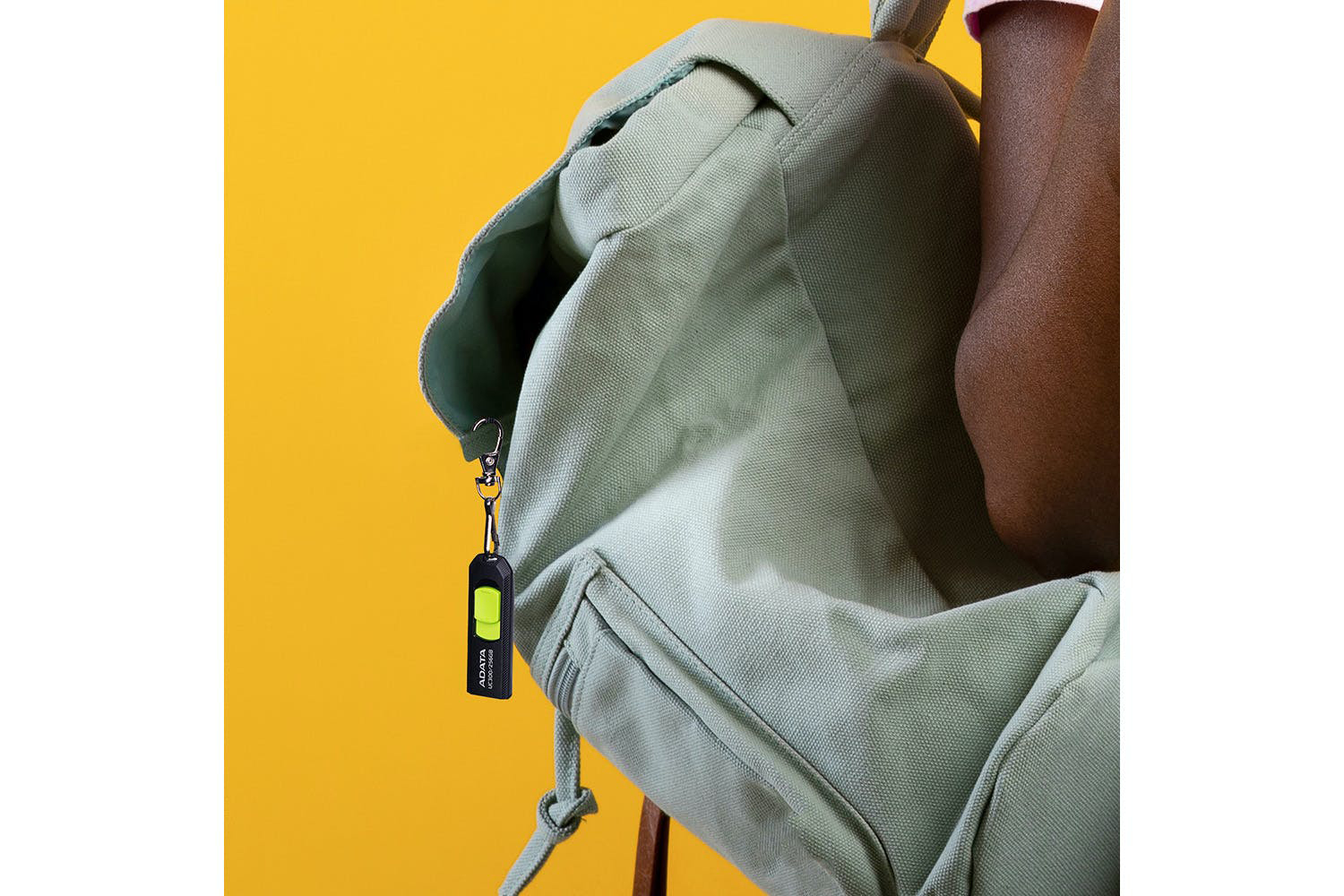 ADATA UC300 USB Flash Drive | 32GB