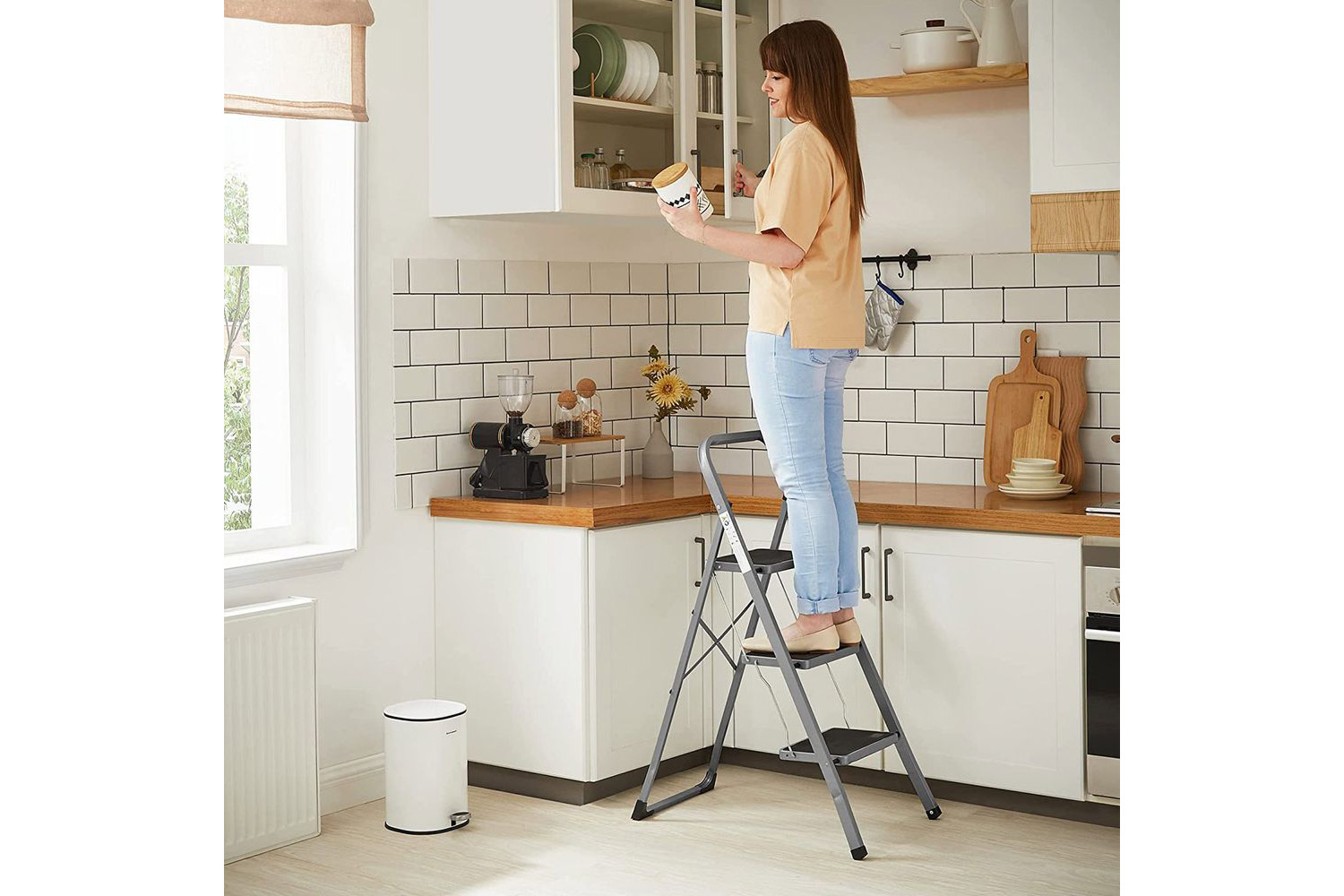 Songmics GSL003GY01 Step Stool With 3 Steps | Grey & Black