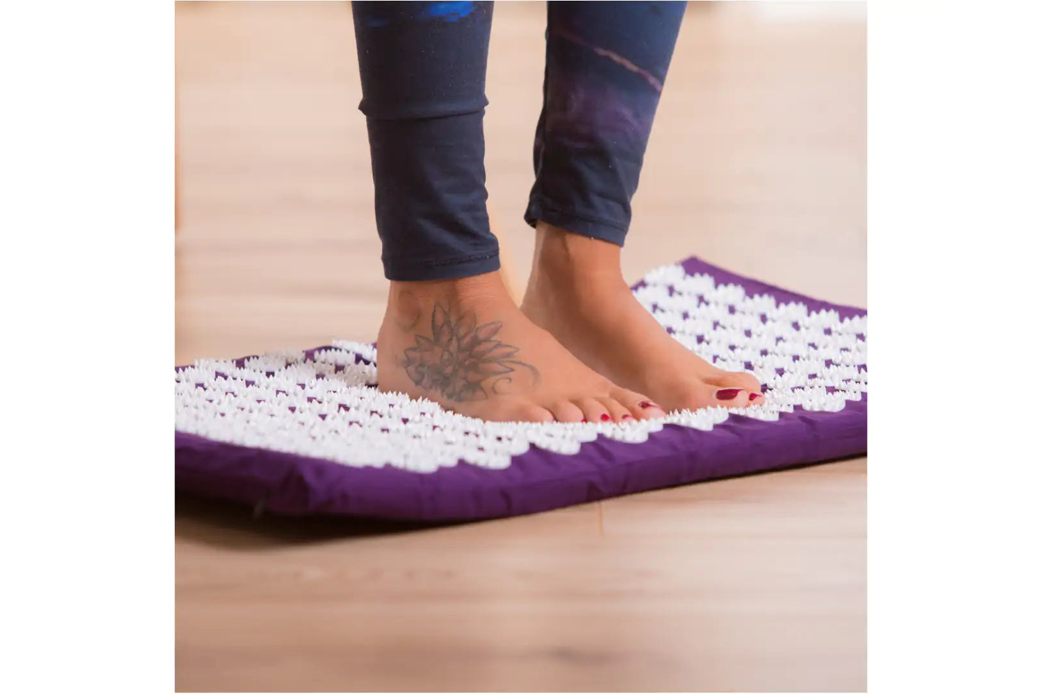 White Lotus Pr14 Memory Foam Acupressure Mat | Purple