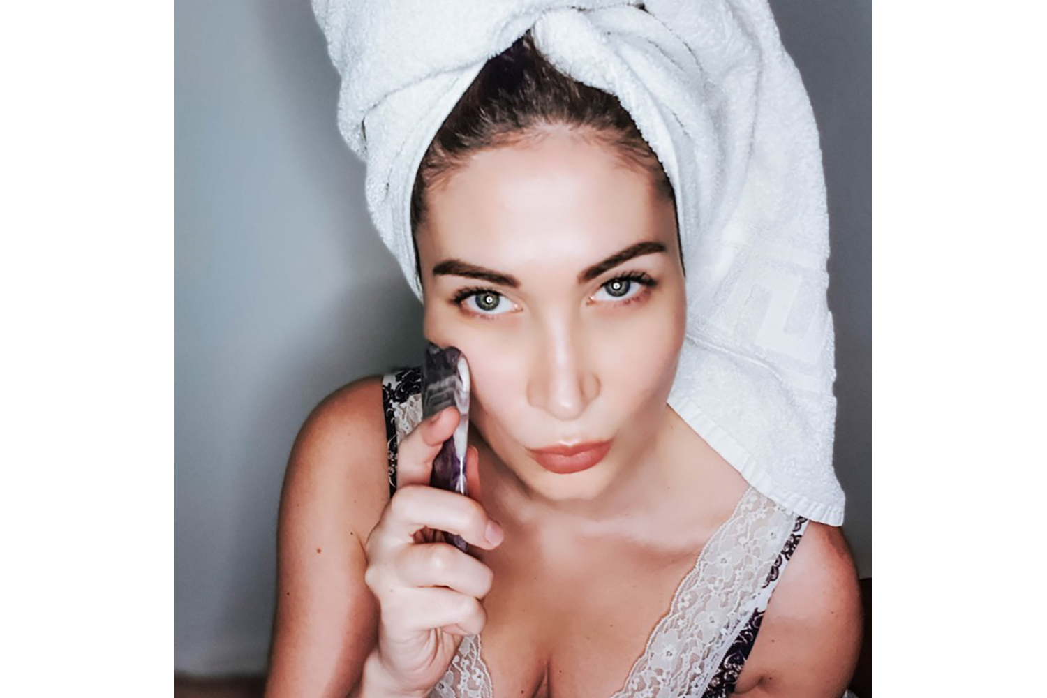 White Lotus PR247 Amethyst Gua Sha