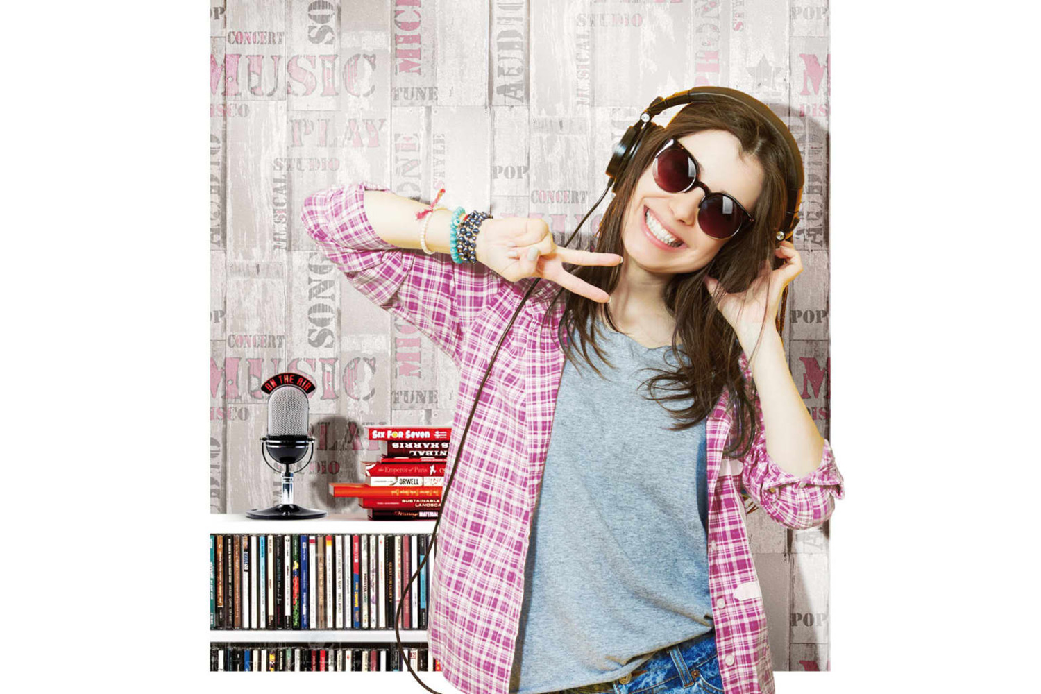 Noordwand 425303 Urban Friends & Coffee Wallpaper Wooden Planks Words Beige And Pink