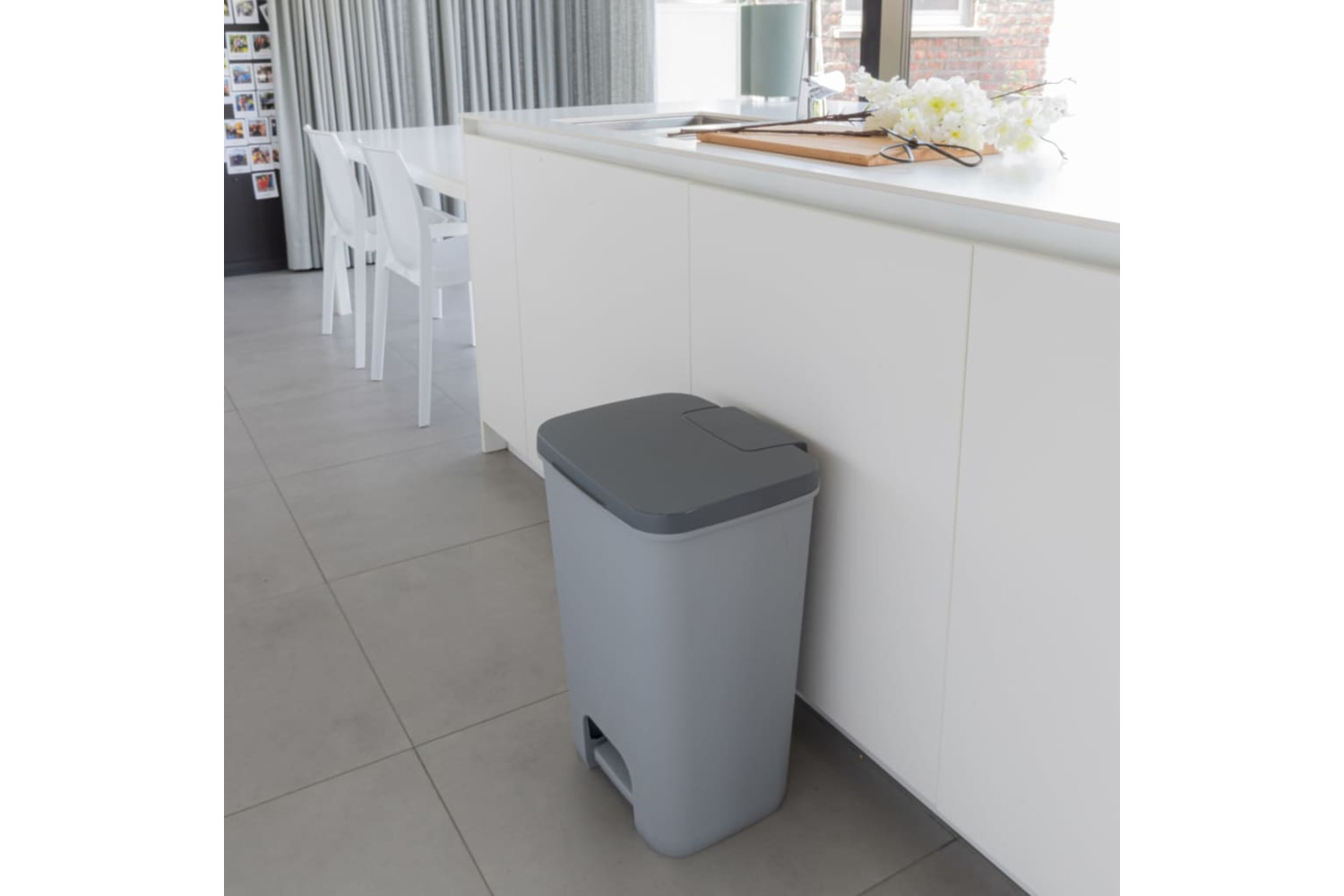 Curver 443835 Pedal Bin Essentials 40l Light Grey