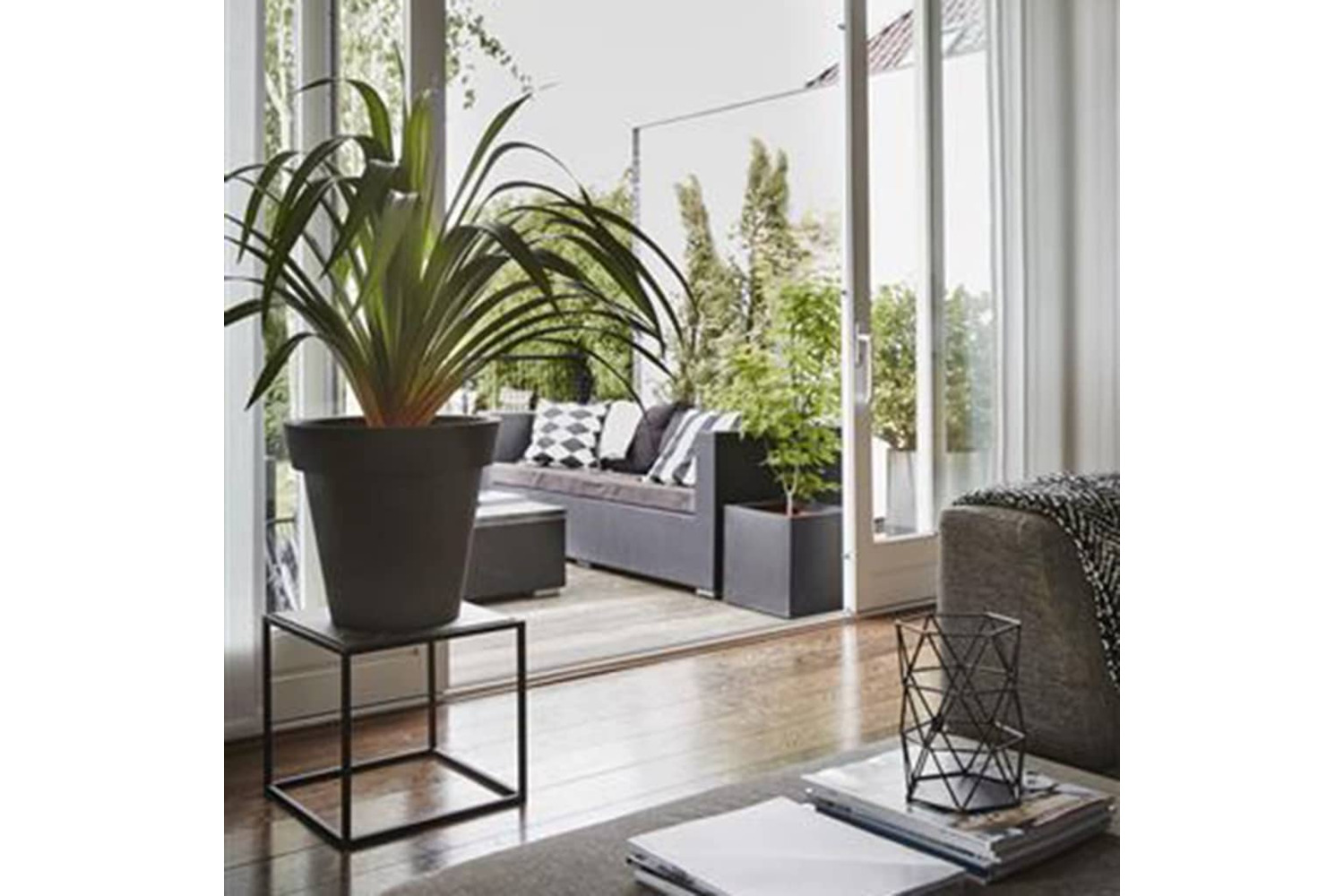 Capi 424342 Planter Urban Smooth Square 40x40x40 Cm Black Kbl903