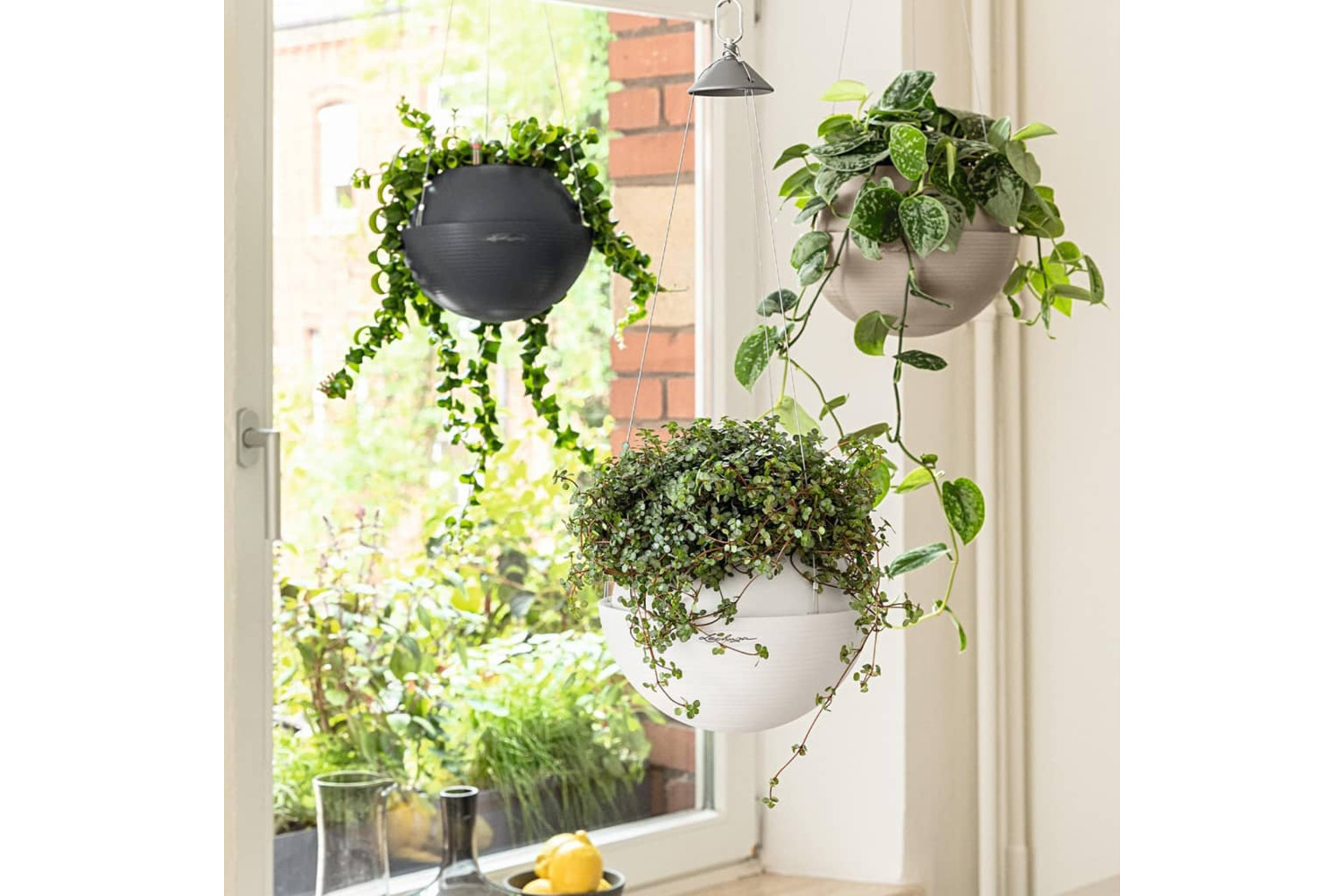 Lechuza 443305 Hanging Planter Bola Color 32 All-in-one White