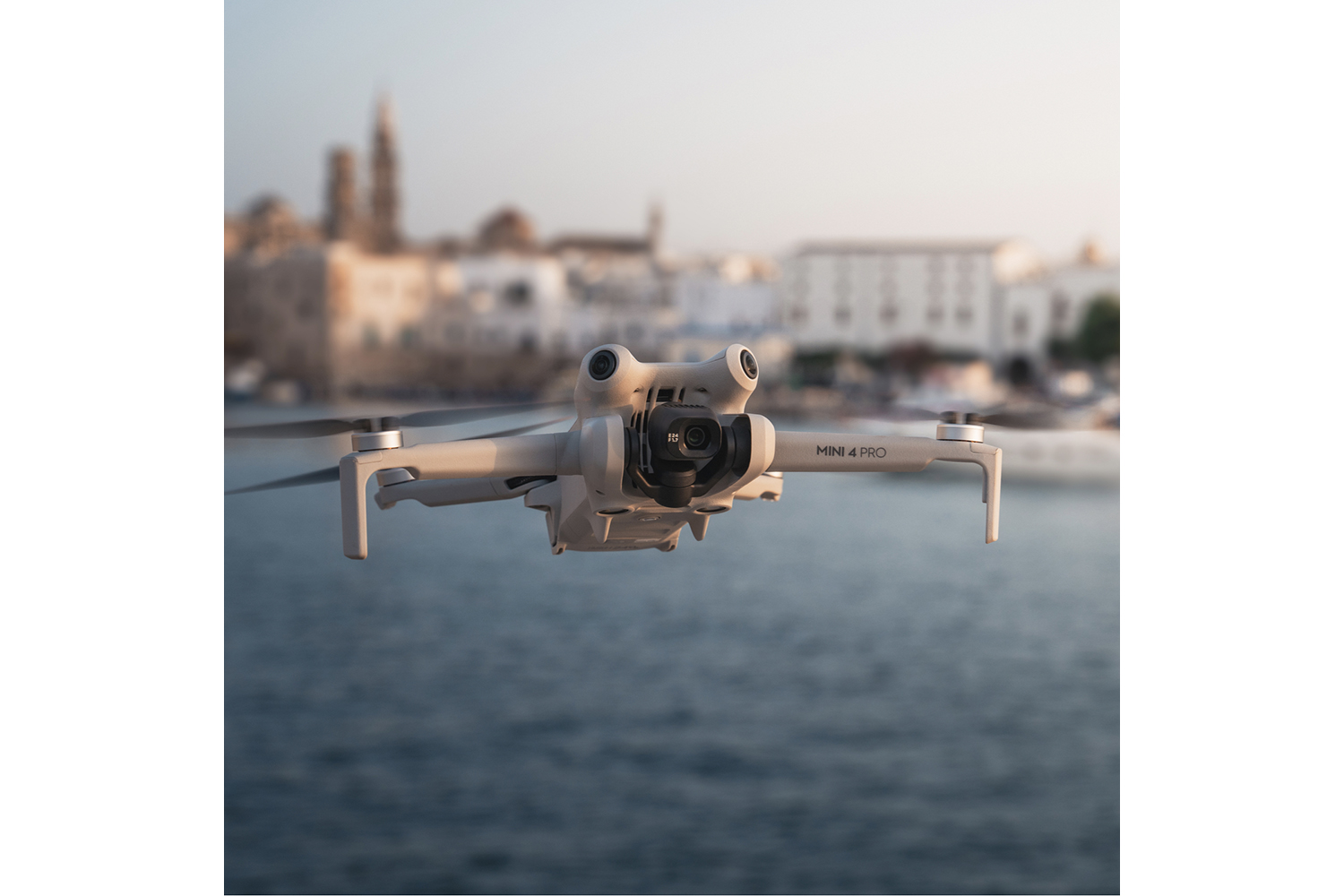 DJI Mini 4 Pro Fly More Combo RC 2 with Remote Screen Controller