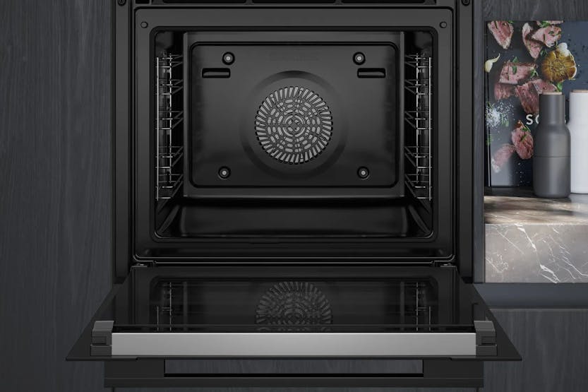 Siemens iQ700 Built-in Single Oven | Black