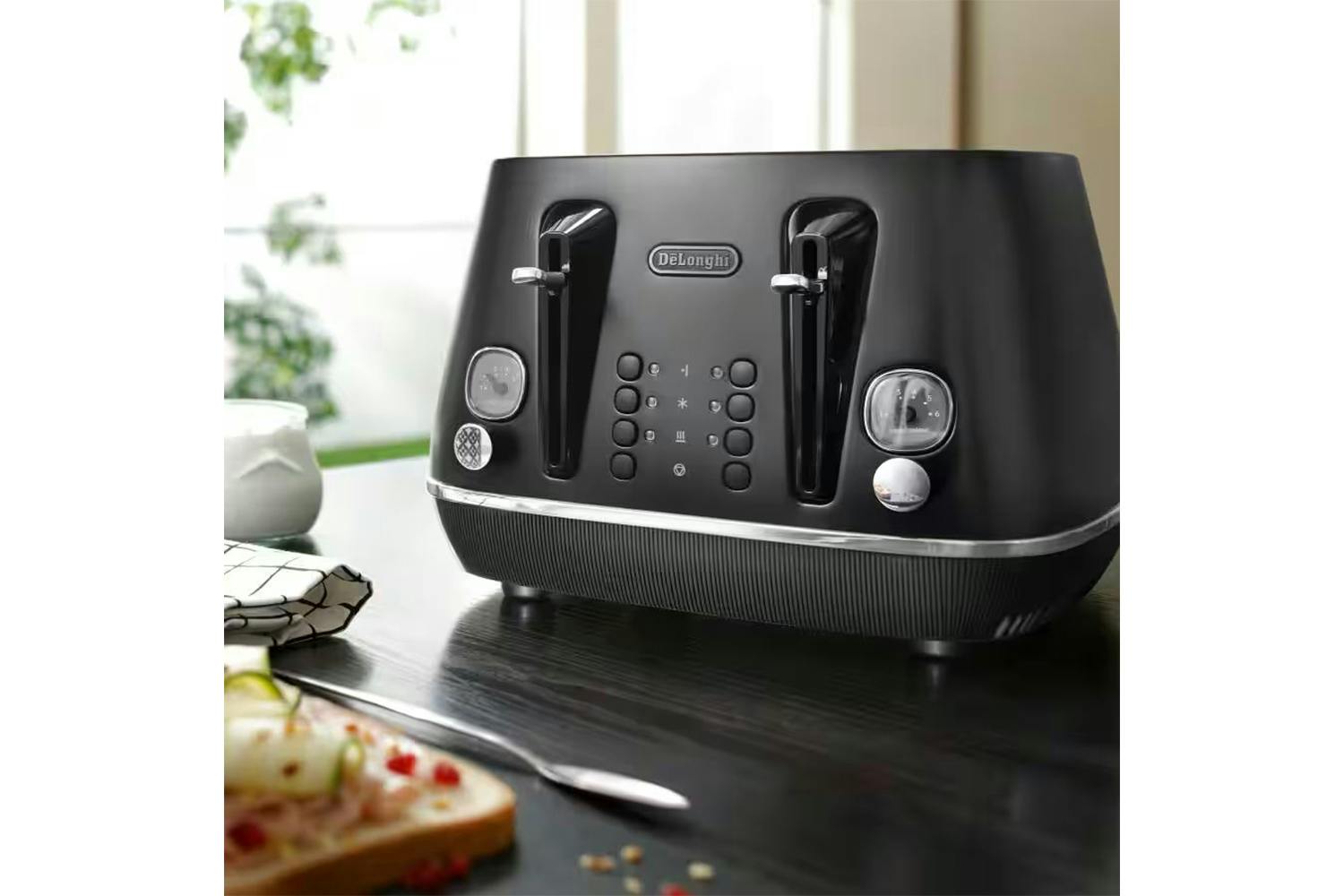 DeLonghi Distinta X Four Slot Toaster | CTIN4003.BK | Black