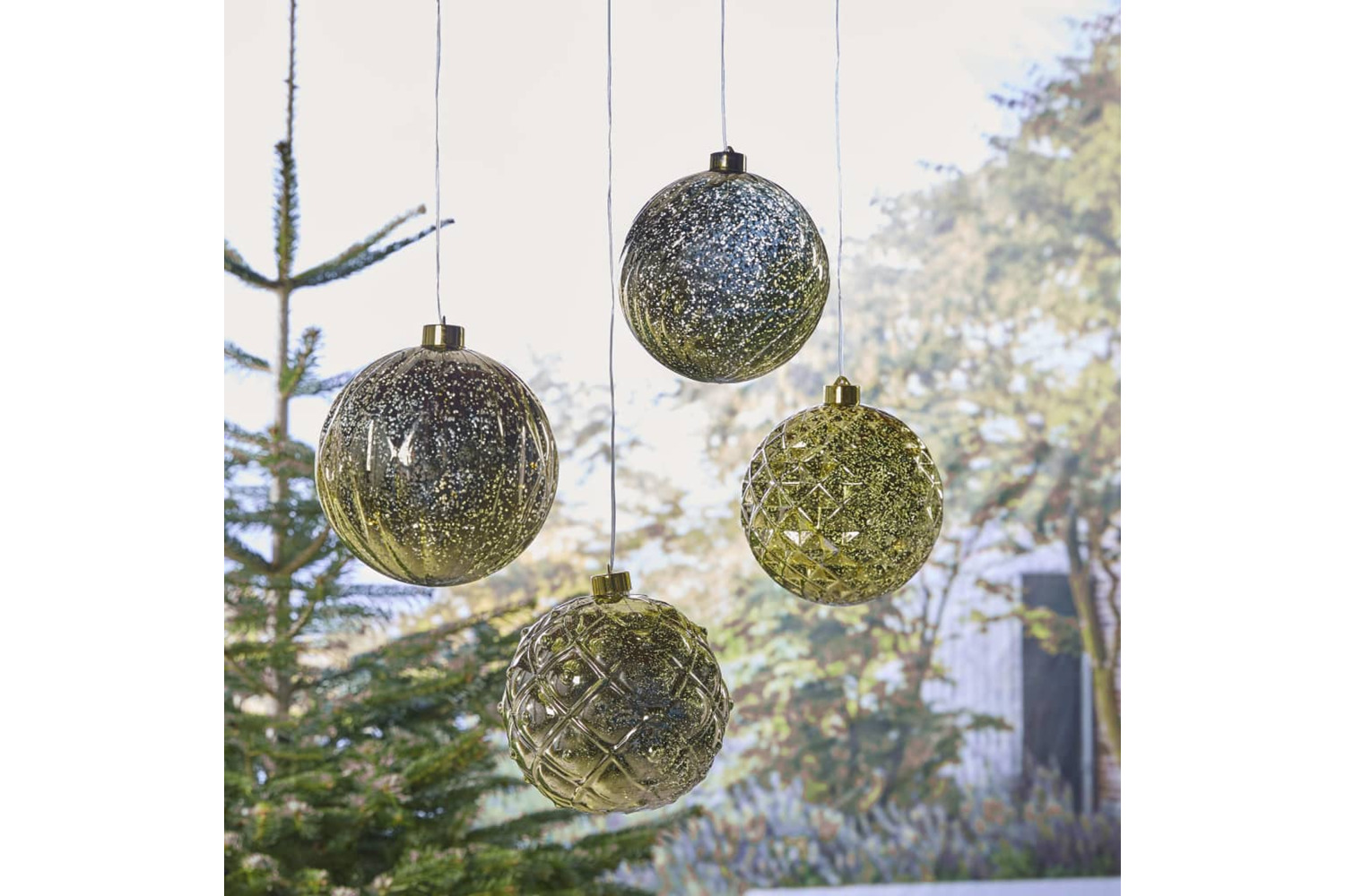 Luxform 432231 Battery Led Hanging Lamp Ball Swirl Gold