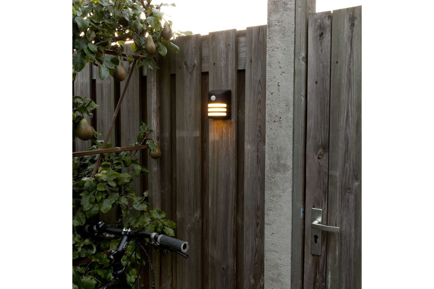 Luxform 441739 Intelligent Solar Led Garden Light Hybrid Wisconsin Pir With Motion Sensorâ  Black