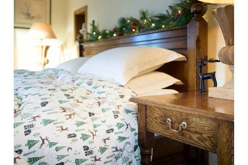 Nightlark | Christmas Festive Forest Duvet and Pillowcase 7 Tog | Green | Single