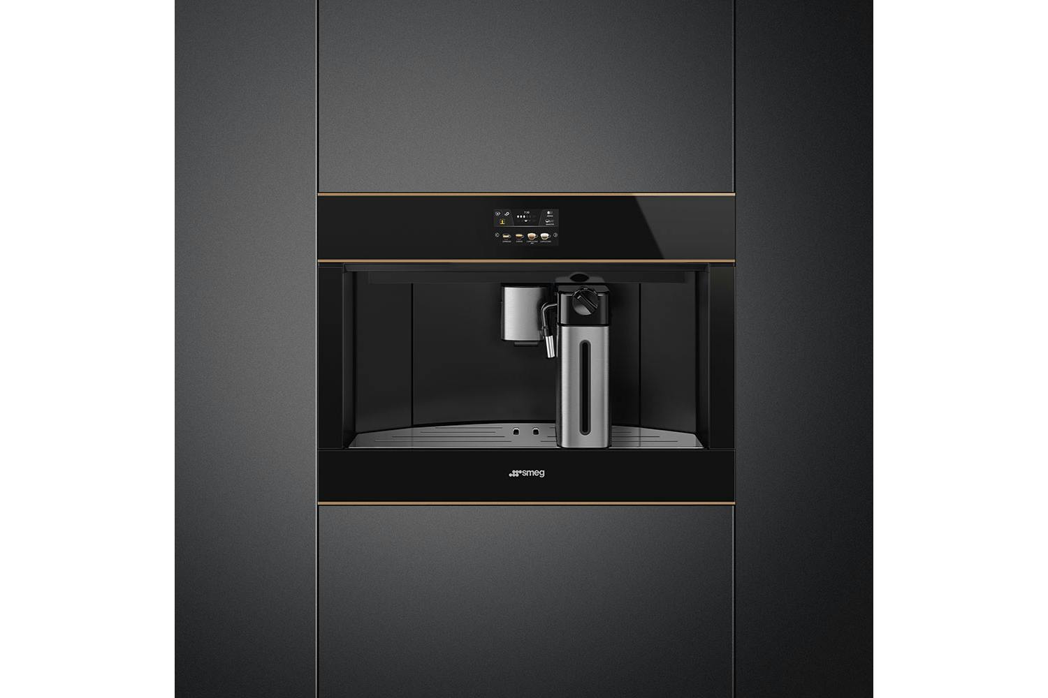 Smeg Copper Dolce Stil Novo Automatic Coffee Machine | CMS4604NR | Black