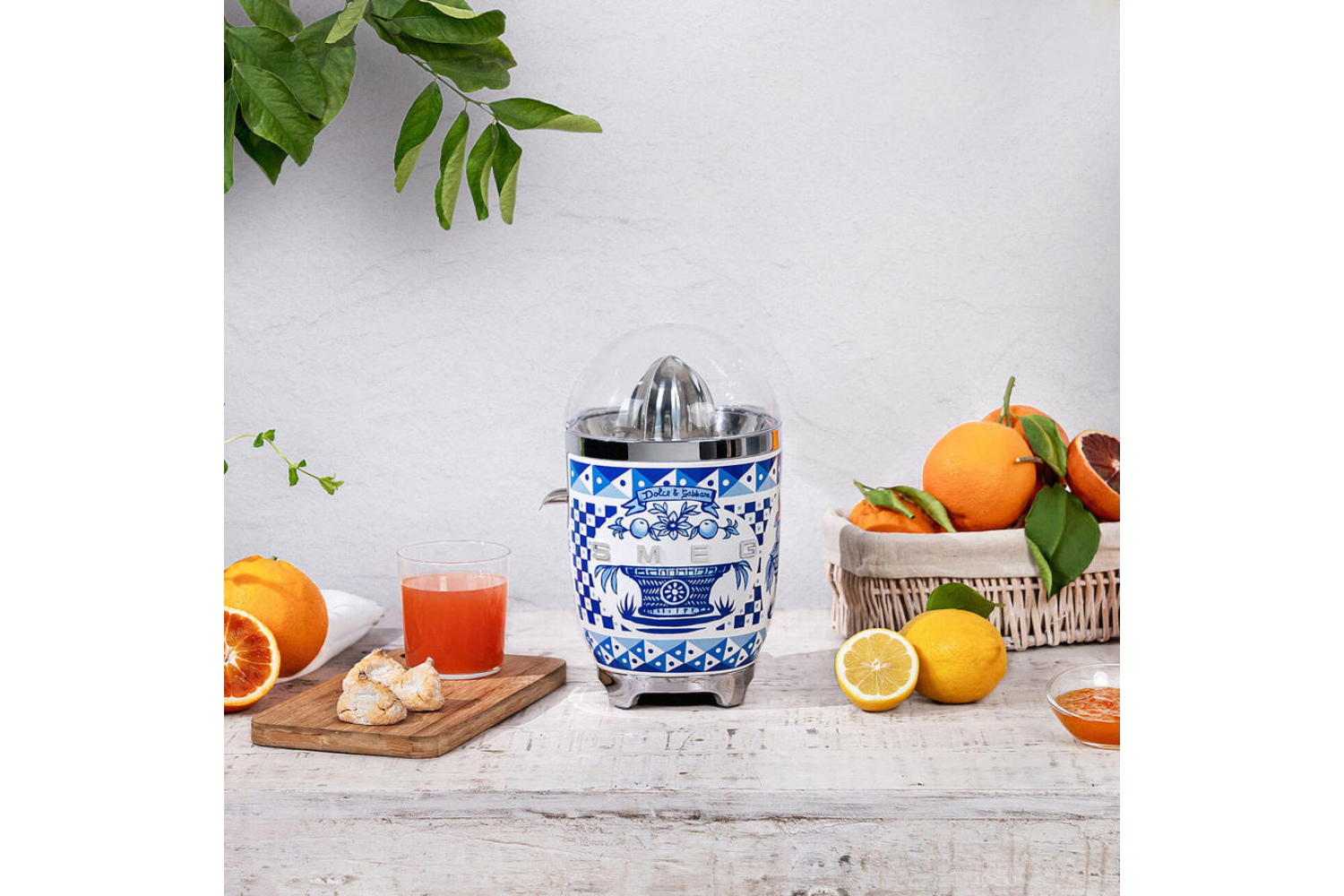 Smeg Dolce and Gabbana Blu Mediterraneo Citrus Juicer | CJF01DGBUK