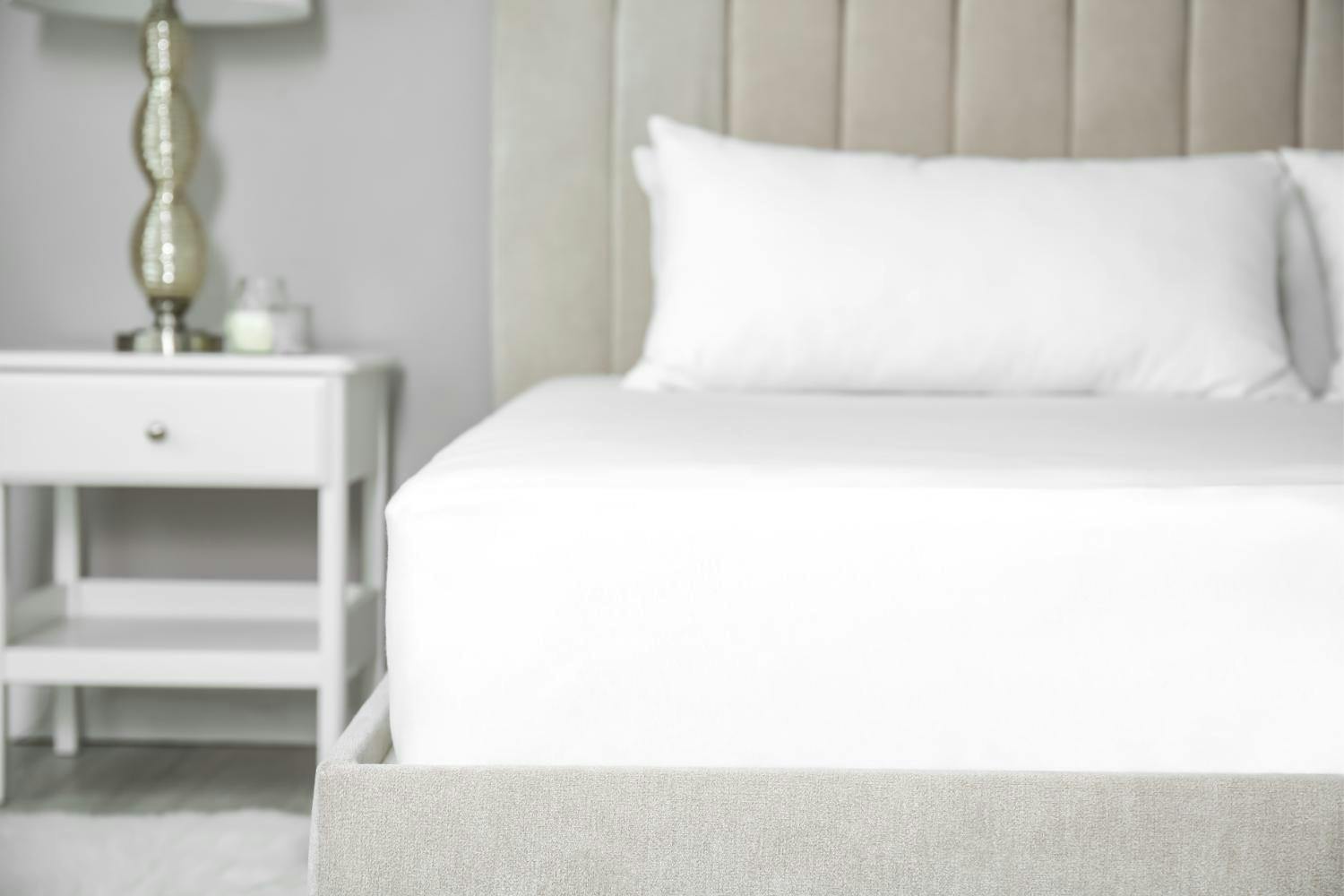 The Linen Room | Christmas Brushed Cotton Fitted Sheet | White | SuperKing