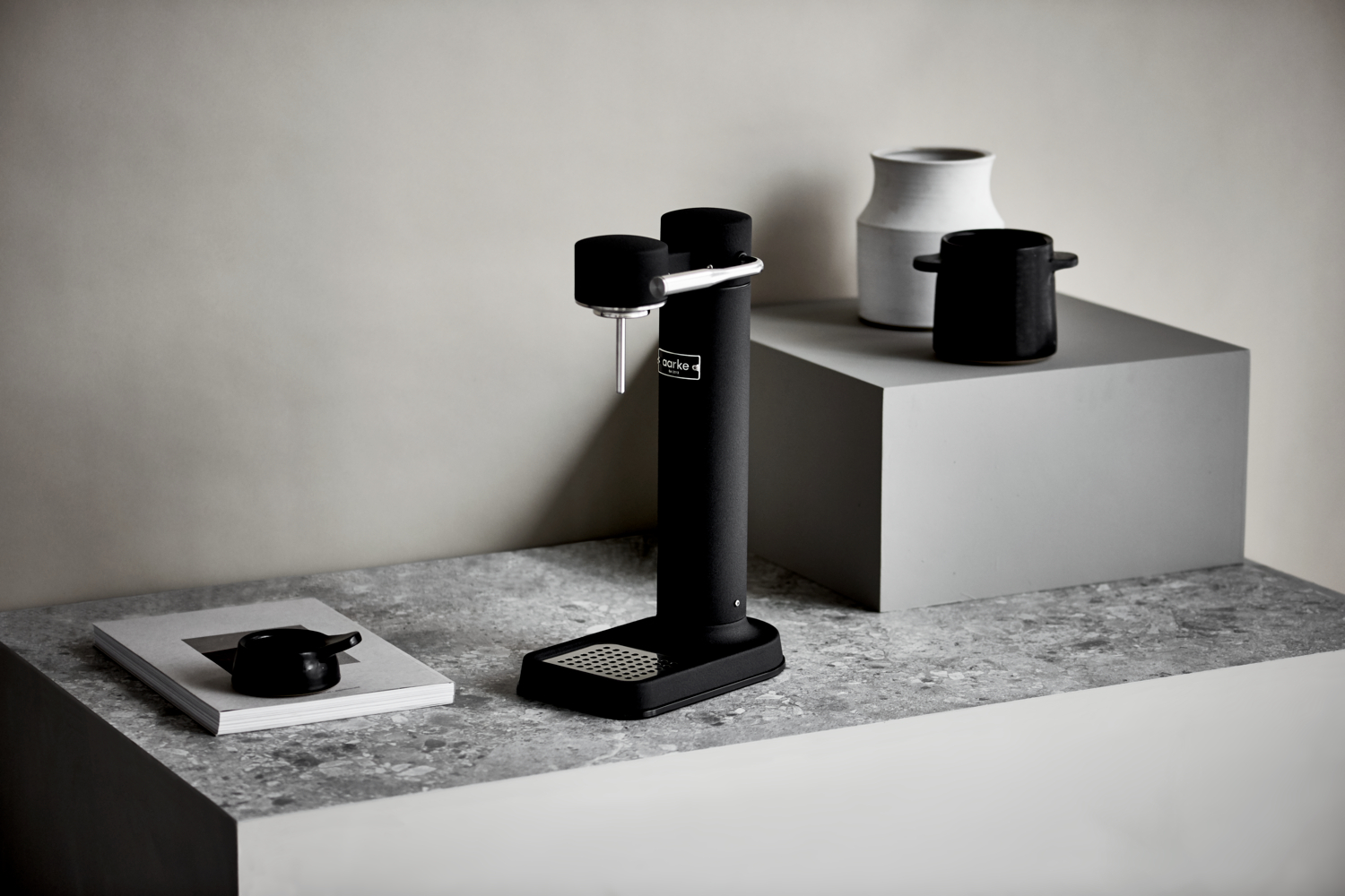 Aarke Carbonator 3 Sparkling Water Maker & CO2 Cylinder | Matte Black