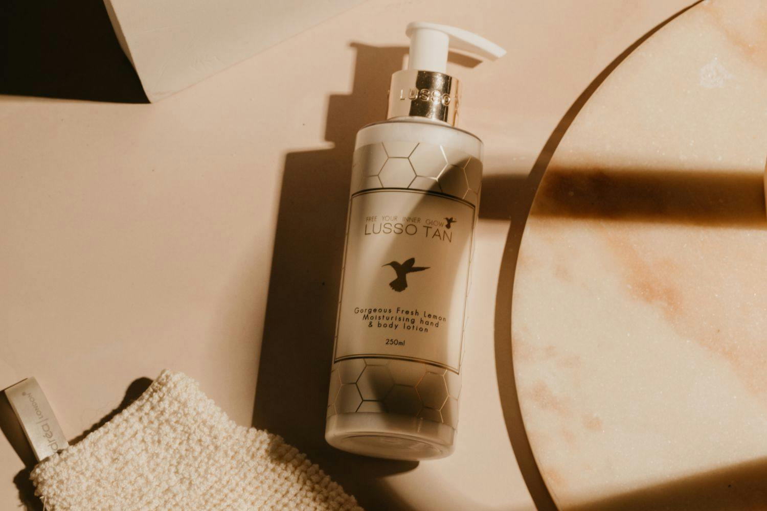 Lusso Tan LTFLTEM200 Fresh Lemon Tan Extending Body Lotion | 200ml