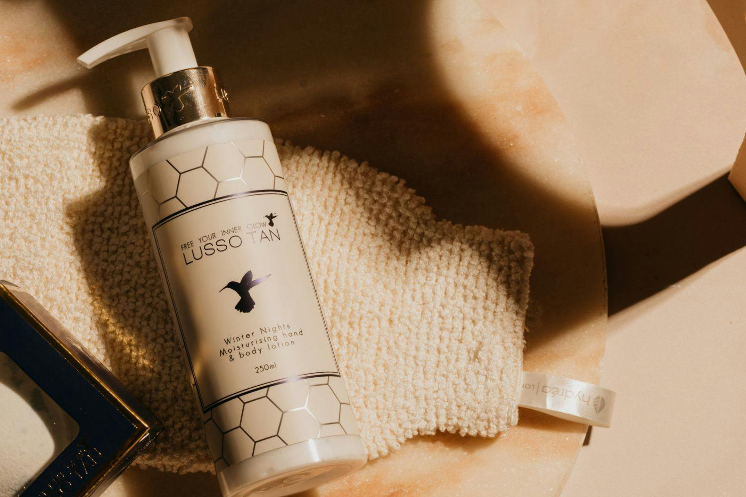 Lusso Tan LTWNTEM200 Winter Nights an Moisturising Extending Body Lotion | 200ml