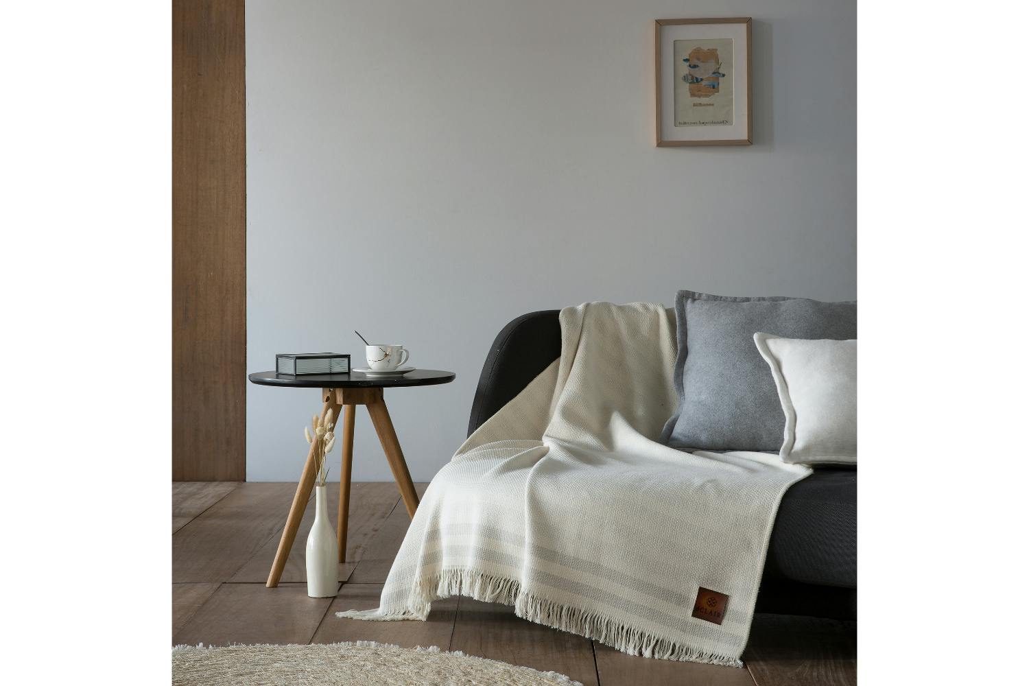 Aire 03 Cushion | Grey | 45 x 45 cm