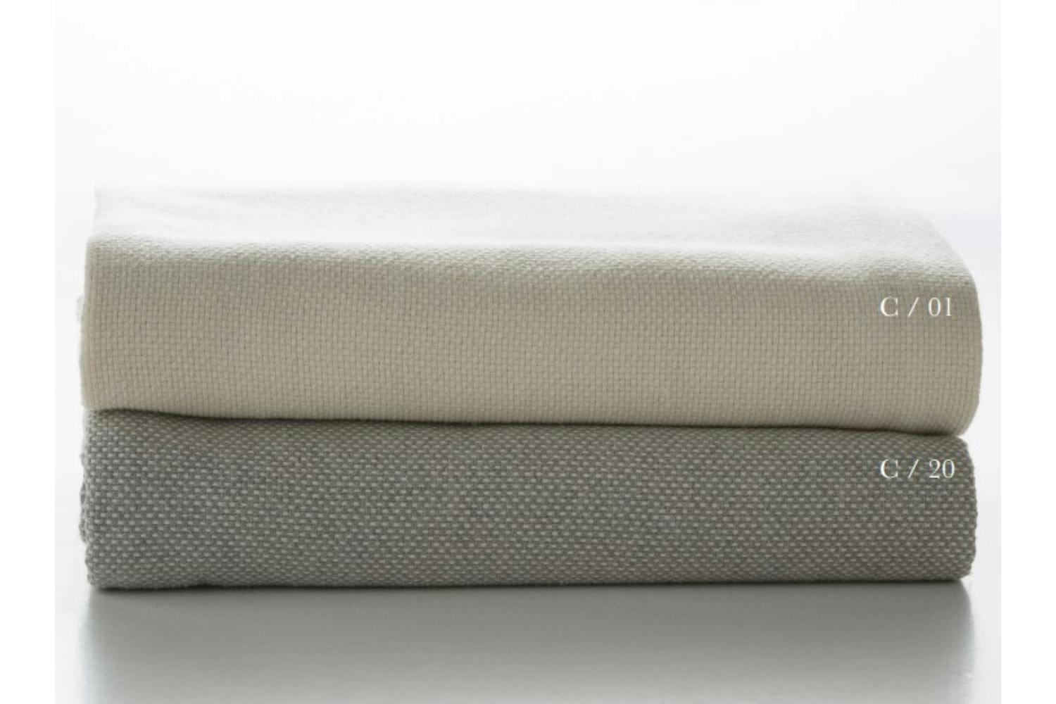Itaca 03 Multipurpose Blanket | Ecru | 180 x 260 cm