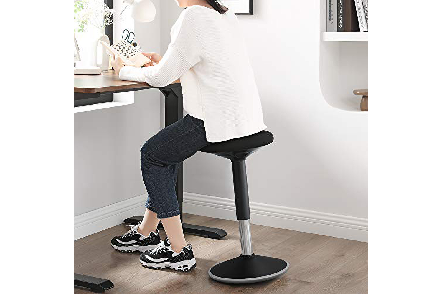 Songmics Swivel Height Adjustable Office Stool | Black
