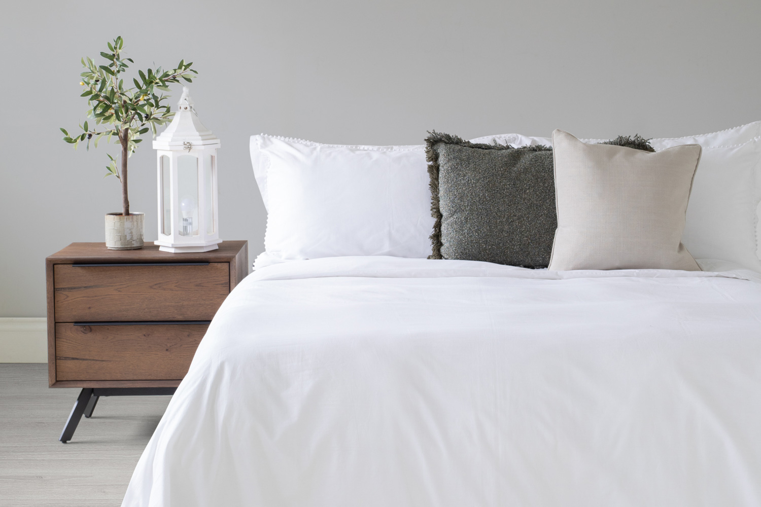 The Linen Room  | Pony Duvet Cover Set | White | King