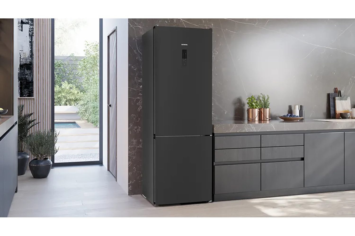 Siemens IQ300 Freestanding Fridge Freezer | KG49NXXCF