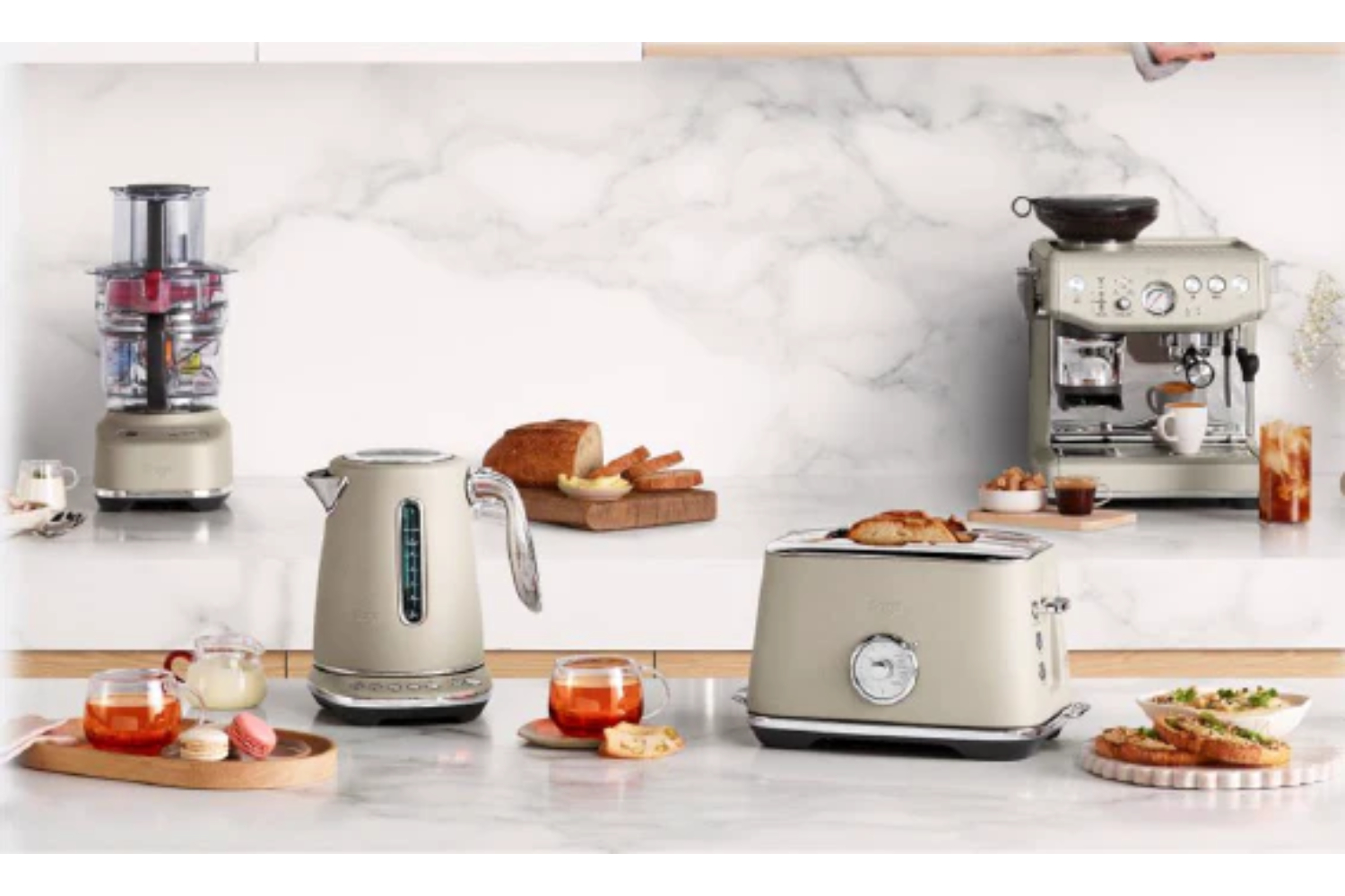 Sage the Soft Top Luxe Kettle | SKE735ALM4GUK1 | Almond