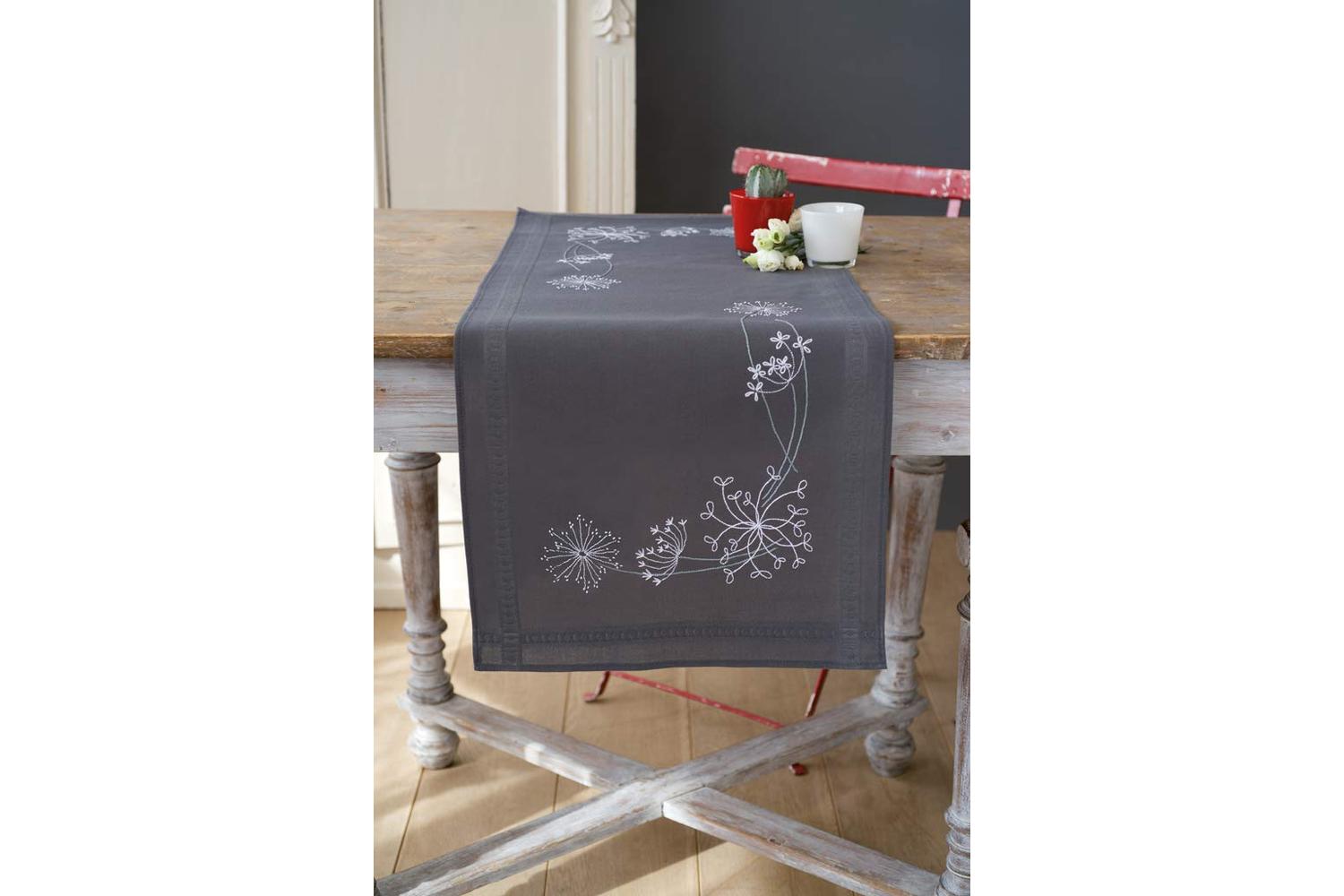 Vervaco Gro-pn-0165300 - Emb Trun Wht Flowers - Embroidery K